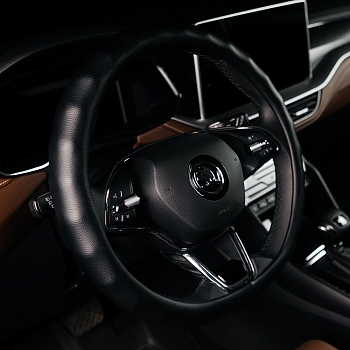 Оплетка на руль каркасная Кожа микрофибра Lord Autofashion (8581 Чёрный M)